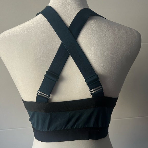 Aritzia intimates/sleepwear Community sports bra yoga top - Lot 2 - Picture 2 of 5